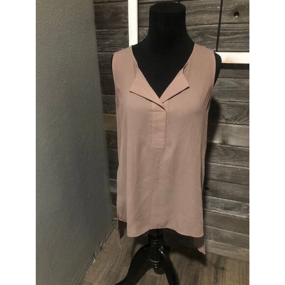 Worthington women's beige sleeveless V neck blouse size small - Picture 1 of 4